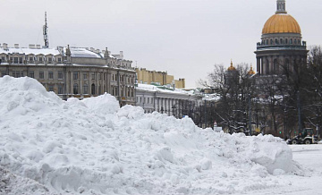 Снежные завалы в Санкт-Петербурге приводят к человеческим жертвам